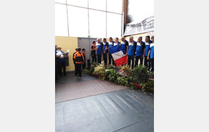 remise aux champions de france vétérans DES TROPHEES par notre équipe minime à ST CHAMOND